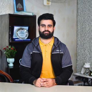 Dr Shahrukh Khan